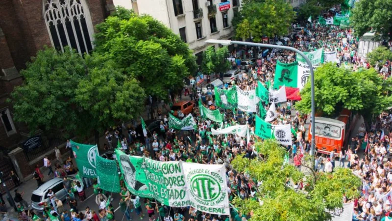 EXCLUSIVO: El documento del Gobierno que informa los despidos que habrá en el verano en cada ministerio
