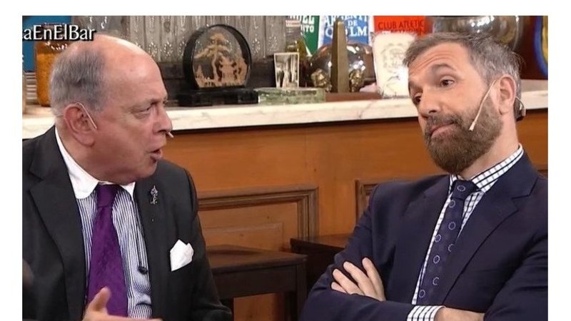 Chiche Gelblung no pudo esconder su enojo e insultó a Duggan al aire