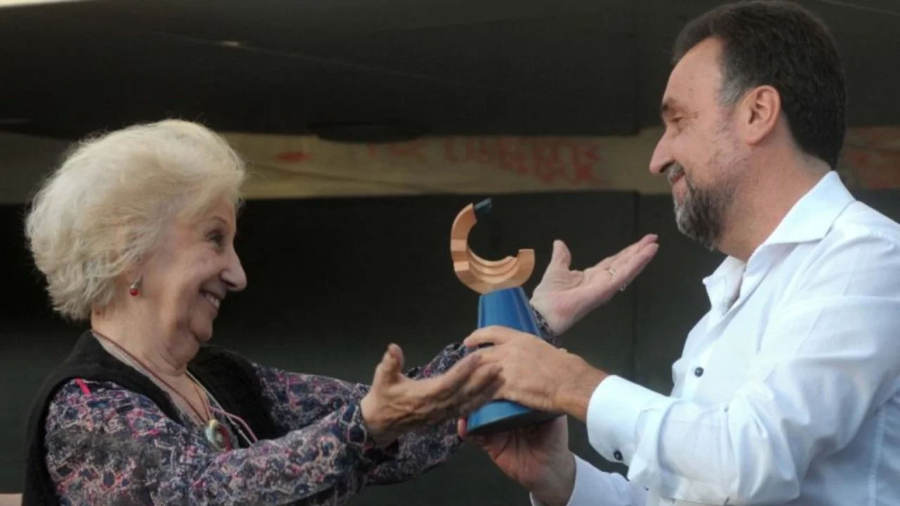 Así fue la entrega del "Premio Rodolfo Walsh" a Navarro: el discurso del periodista