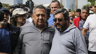 "¡Basta de dictadura macrista!": el grito de D´elía cuando lo llevaban detenido "¡Basta de dictadura macrista!": el grito de D´elía cuando lo llevaban detenido