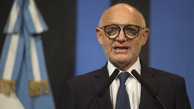 Timerman rompió el silencio: "Me golpea doblemente por ser judío" Timerman rompió el silencio: "Me golpea doblemente por ser judío"
