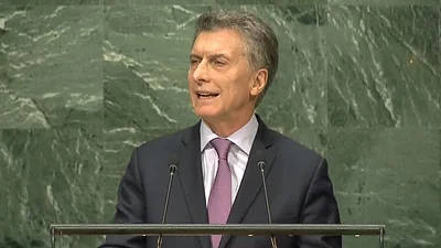 Tras deportar periodistas y generar un caos diplomático, Macri dio marcha atrás Tras deportar periodistas y generar un caos diplomático, Macri dio marcha atrás