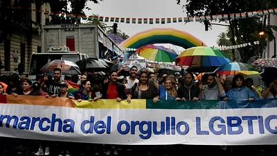 La repudiable actitud de una florería que se negó a enviarle rosas a una mujer por ser lesbiana La repudiable actitud de una florería que se negó a enviarle rosas a una mujer por ser lesbiana