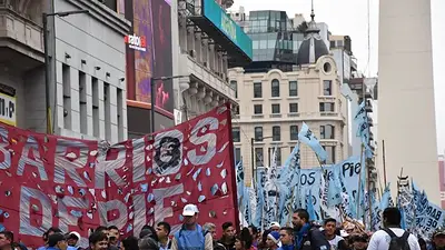 Distintas organizaciones sociales marchan contra las reformas del Gobierno Distintas organizaciones sociales marchan contra las reformas del Gobierno