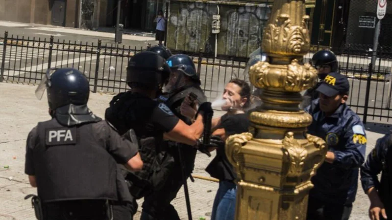 La diputada herida le respondió Amadeo por burlarse de la represión que sufrió