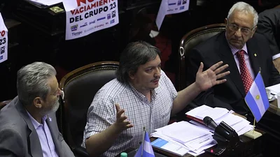 Máximo Kirchner: "Nos obligaban a sesionar de espaldas a una represión y a una cacería" Máximo Kirchner: "Nos obligaban a sesionar de espaldas a una represión y a una cacería"