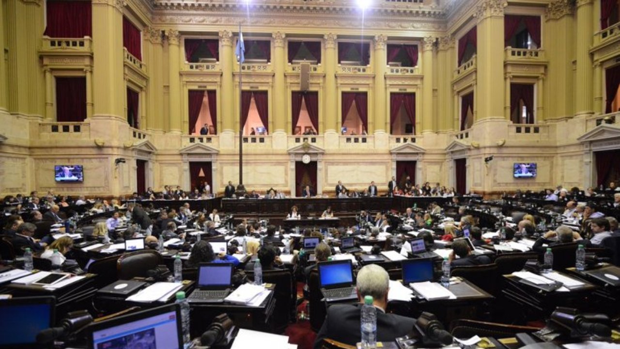 La sorpresiva lista de los diputados ausentes en la votación clave por la reforma previsional