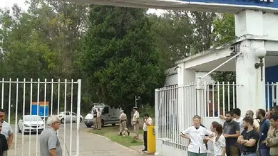 El Gobierno despide a 35 personas en una planta de Fabricaciones Militares de Fray Luis Beltrán El Gobierno despide a 35 personas en una planta de Fabricaciones Militares de Fray Luis Beltrán