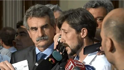 Letcher negó que el ataque "haya sido al voleo" y denunció que le robaron materiales claves Letcher negó que el ataque "haya sido al voleo" y denunció que le robaron materiales claves