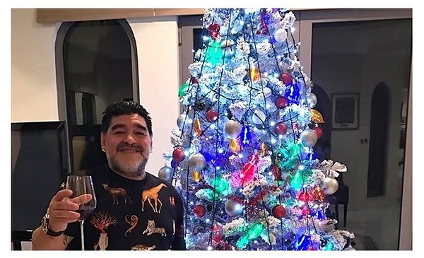 El picante saludo de Maradona contra el gobierno por la Navidad | El ...