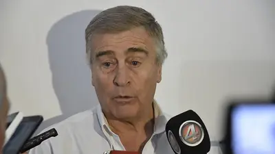 Sin novedades del ARA San Juan, reaparece Aguad en la zarpada del rompehielos Irízar Sin novedades del ARA San Juan, reaparece Aguad en la zarpada del rompehielos Irízar