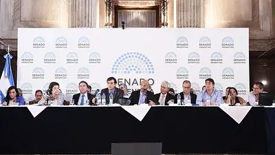 El Gobierno alerta por la inminencia de una crisis si no se aprueba el Presupuesto El Gobierno alerta por la inminencia de una crisis si no se aprueba el Presupuesto