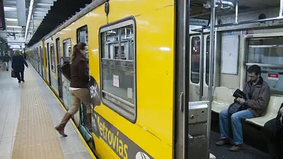 Comenzó el paro de subtes en la línea B Comenzó el paro de subtes en la línea B