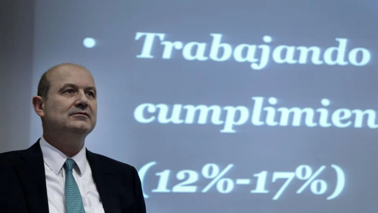 Cómo afectará la suba de la meta de inflación a los créditos UVA, según Sturzenegger