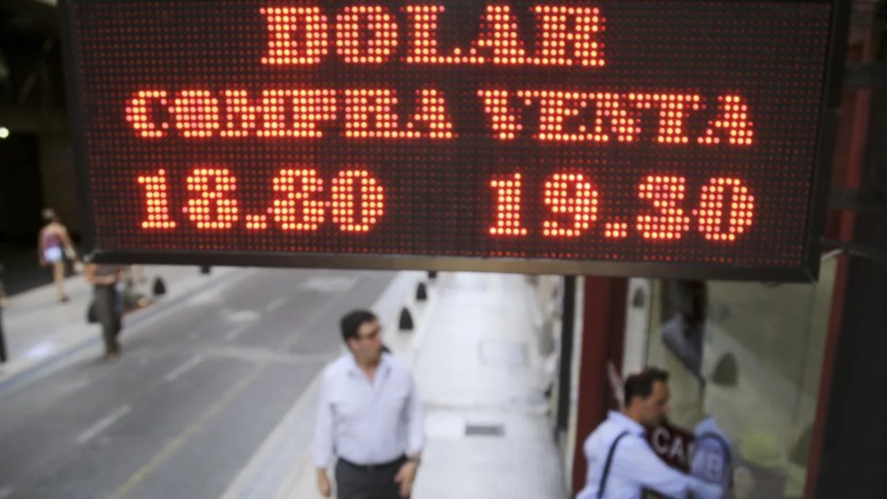 La estrategia del Gobierno para evitar una corrida cambiaria