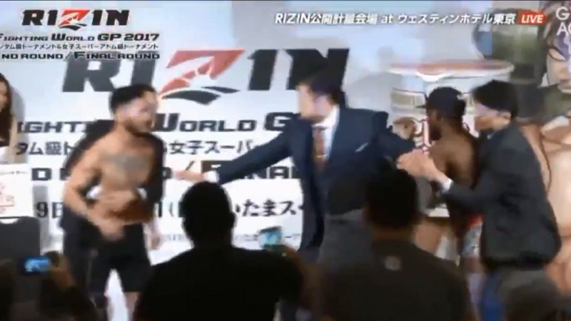 MMA: Dos luchadores se fueron a las piñas en el pesaje