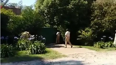 Video: así es la casa donde vivirá el genocida Etchecolatz Video: así es la casa donde vivirá el genocida Etchecolatz