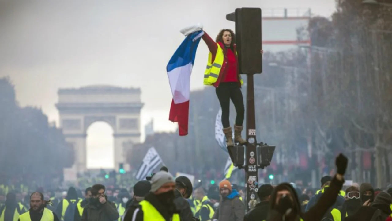 Francia y sus revueltas: los pobres tomaron las calles de Francia para quejarse