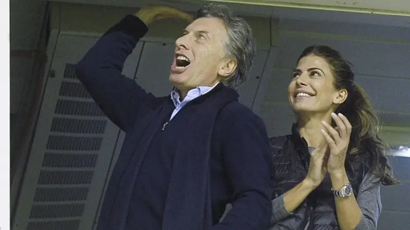 Para Mauricio Macri, un escupitajo es más grave que los piedrazos