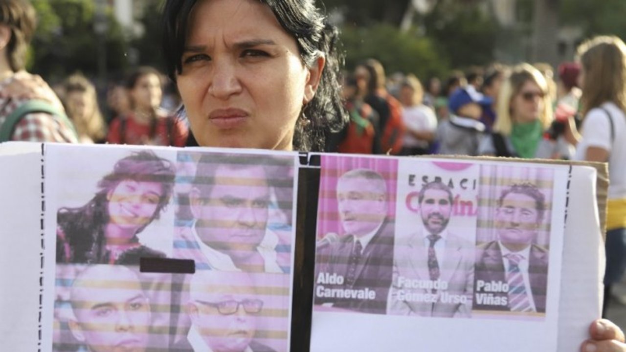 Miles de mujeres pidieron Justicia por el femicidio de Lucía Pérez
