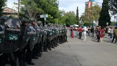 Video: así reprimió Gendarmería a estudiantes de la Universidad de Río Negro Video: así reprimió Gendarmería a estudiantes de la Universidad de Río Negro