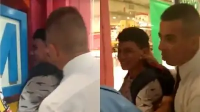 Golpearon a un joven porque vendía sahumerios: "Estoy laburando, lo sabés" Golpearon a un joven porque vendía sahumerios: "Estoy laburando, lo sabés"
