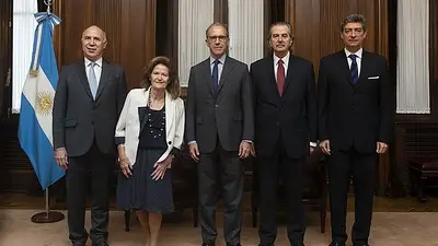Revelan las presiones del Gobierno a la Corte Suprema por los últimos fallos en contra Revelan las presiones del Gobierno a la Corte Suprema por los últimos fallos en contra