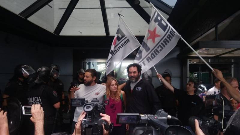 El Grupo Clarín respondió la demanda de los medios populares con un acta de contravención a Juan Grabois