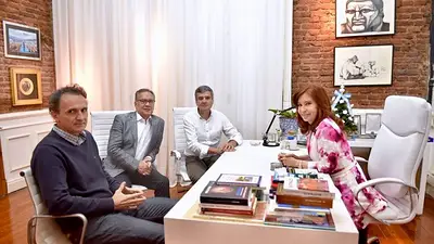 Cristina Kirchner recibió a intendentes del conurbano bonaerense Cristina Kirchner recibió a intendentes del conurbano bonaerense