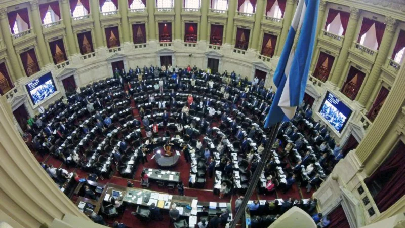 Congreso: Diputados aprobó la ley Micaela y se frenó el proyecto de Mauricio Macri contra las barras