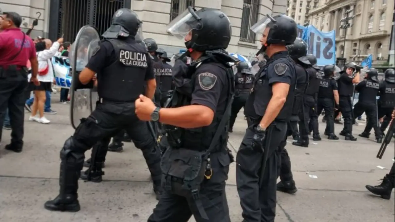 La Policía de la Ciudad reprimió a los periodistas que reclamaban por paritarias