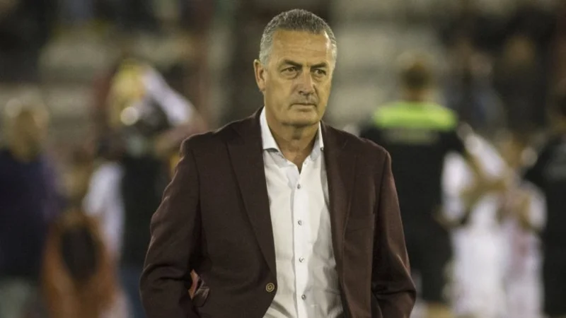 Gustavo Alfaro confirmó su llegada a Boca con un video dedicado a un hincha