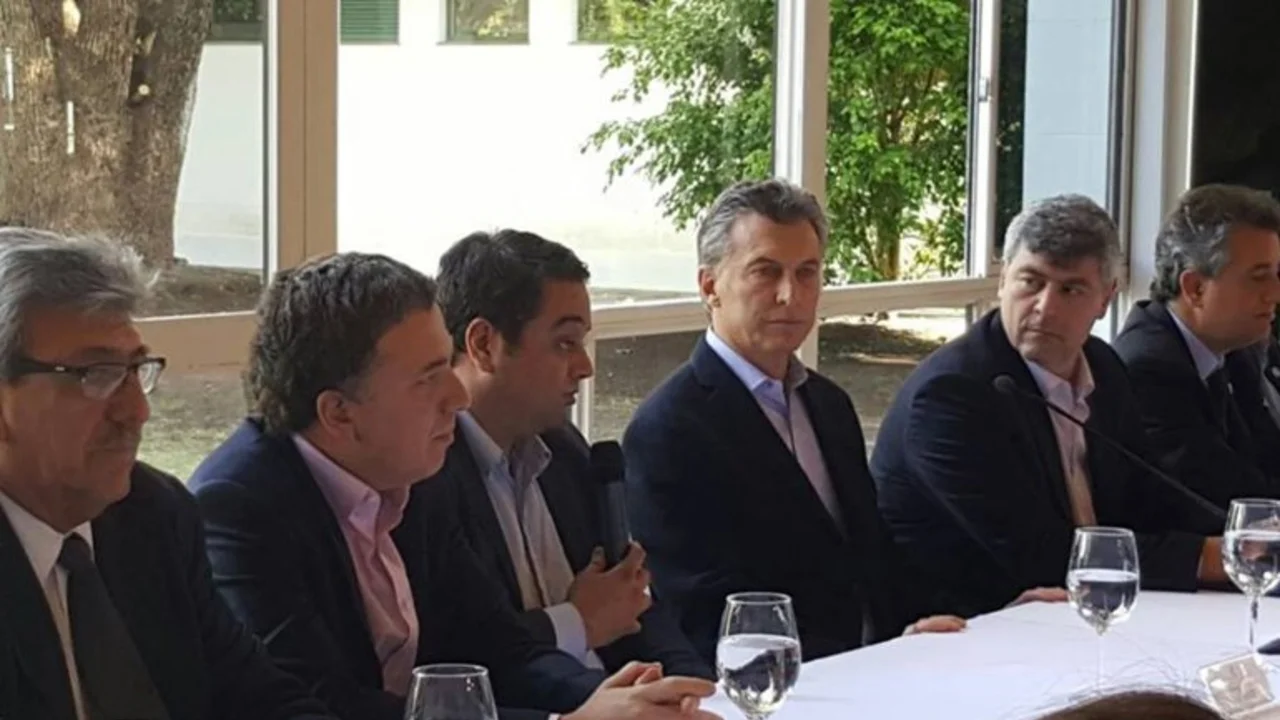 Encuestas: 53% de los argentinos cree que Macri y sus ministros están involucrados en corrupción