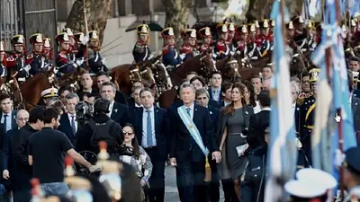 Mientras te aumenta todo y se va de vacaciones, Macri subió los salarios de los ministros Mientras te aumenta todo y se va de vacaciones, Macri subió los salarios de los ministros