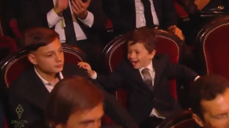 La reacción de Mateo Messi que se robó todas las miradas durante la premiación del Balón de Oro