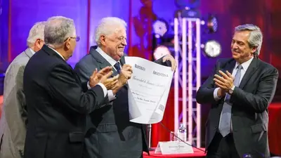 Alberto Fernández confirmó públicamente a Ginés González García como su ministro de Salud Alberto Fernández confirmó públicamente a Ginés González García como su ministro de Salud