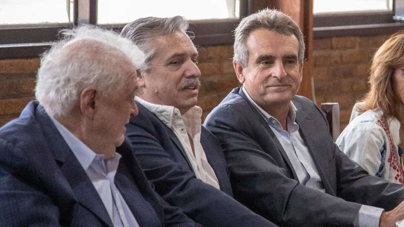Confirmado como ministro de Defensa, Agustín Rossi habló de sus planes para el gabinete 