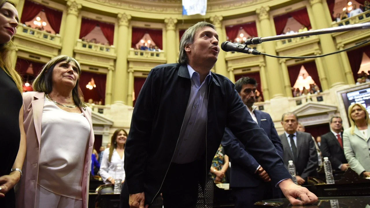 La frase de los Redonditos de Ricota que usó Máximo Kirchner para jurar como diputado