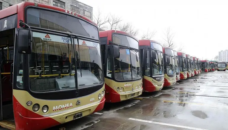 Paro de colectivos en Provincia de Buenos Aires: con la 60 ya son casi 100 las líneas que están de paro