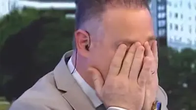Un periodista de A24 lloró en vivo por los datos de la pobreza que informó la UCA Un periodista de A24 lloró en vivo por los datos de la pobreza que informó la UCA
