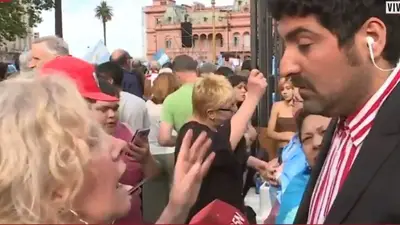 Simpatizantes de Macri atacaron y golpearon al movilero de C5N Lautaro Maislin Simpatizantes de Macri atacaron y golpearon al movilero de C5N Lautaro Maislin