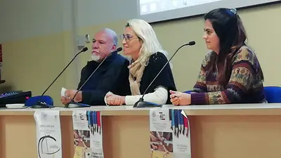La directora de Vera, Manuela Irianni, brindó una conferencia en Milán La directora de Vera, Manuela Irianni, brindó una conferencia en Milán