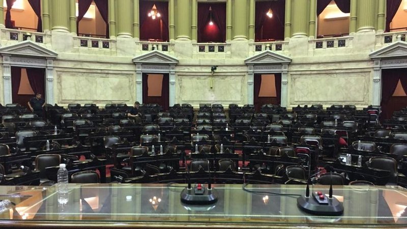 Quiénes son los funcionarios del Frente de Todos que podrían volver a Diputados para dar quórum