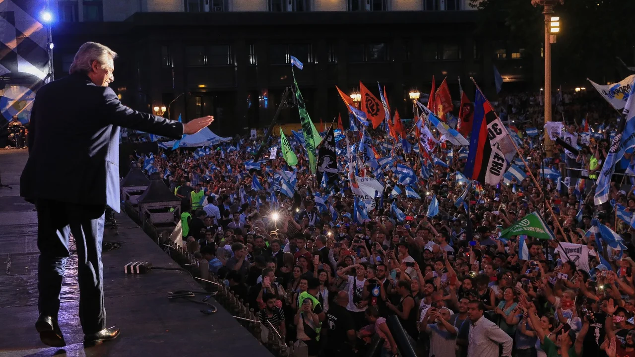 Alberto Fernández desde Plaza de Mayo: "Escuchamos decir que nosotros no volvíamos más, pero volvimos y vamos a ser mejores"