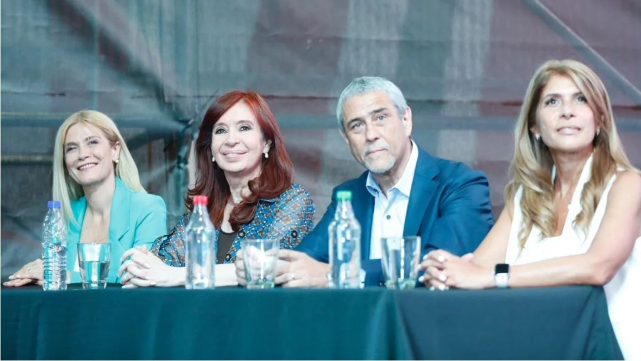 La advertencia de Cristina Kirchner por el decreto de Alberto Fernández contra los despidos: "Quieren instalar otras discusiones" 