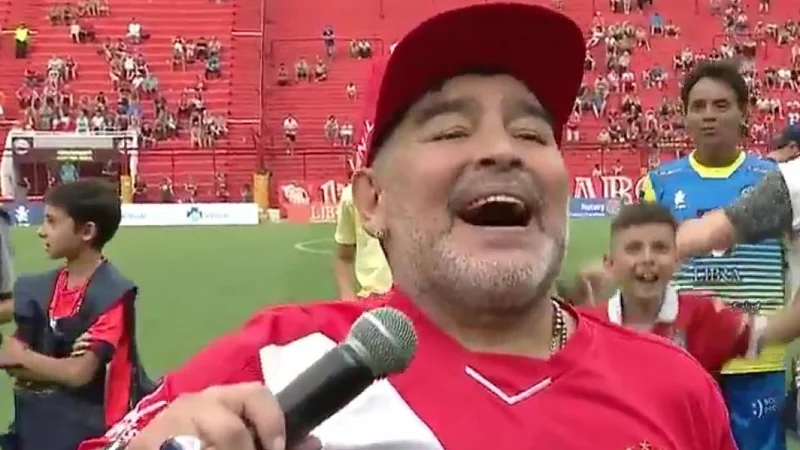 Maradona con todo contra los macristas: "Que se jodan por pel..."