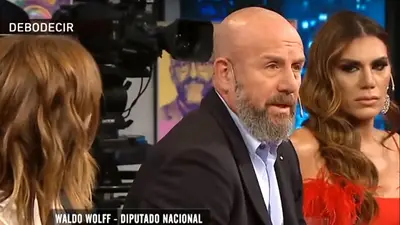Waldo Wolff quedó en offside con Luis Novaresio y ofendió a Flor de la V y la Queen de Fuerte Apache Waldo Wolff quedó en offside con Luis Novaresio y ofendió a Flor de la V y la Queen de Fuerte Apache