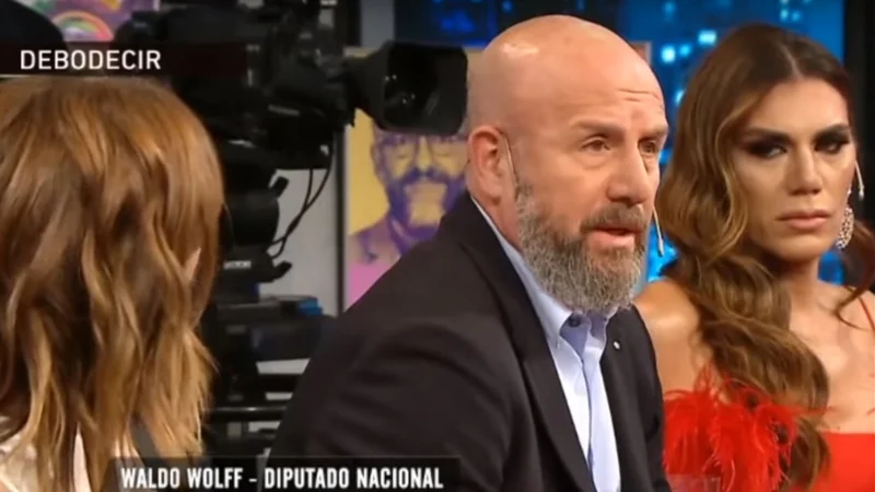 Waldo Wolff quedó en offside con Luis Novaresio y ofendió a Flor de la V y la Queen de Fuerte Apache