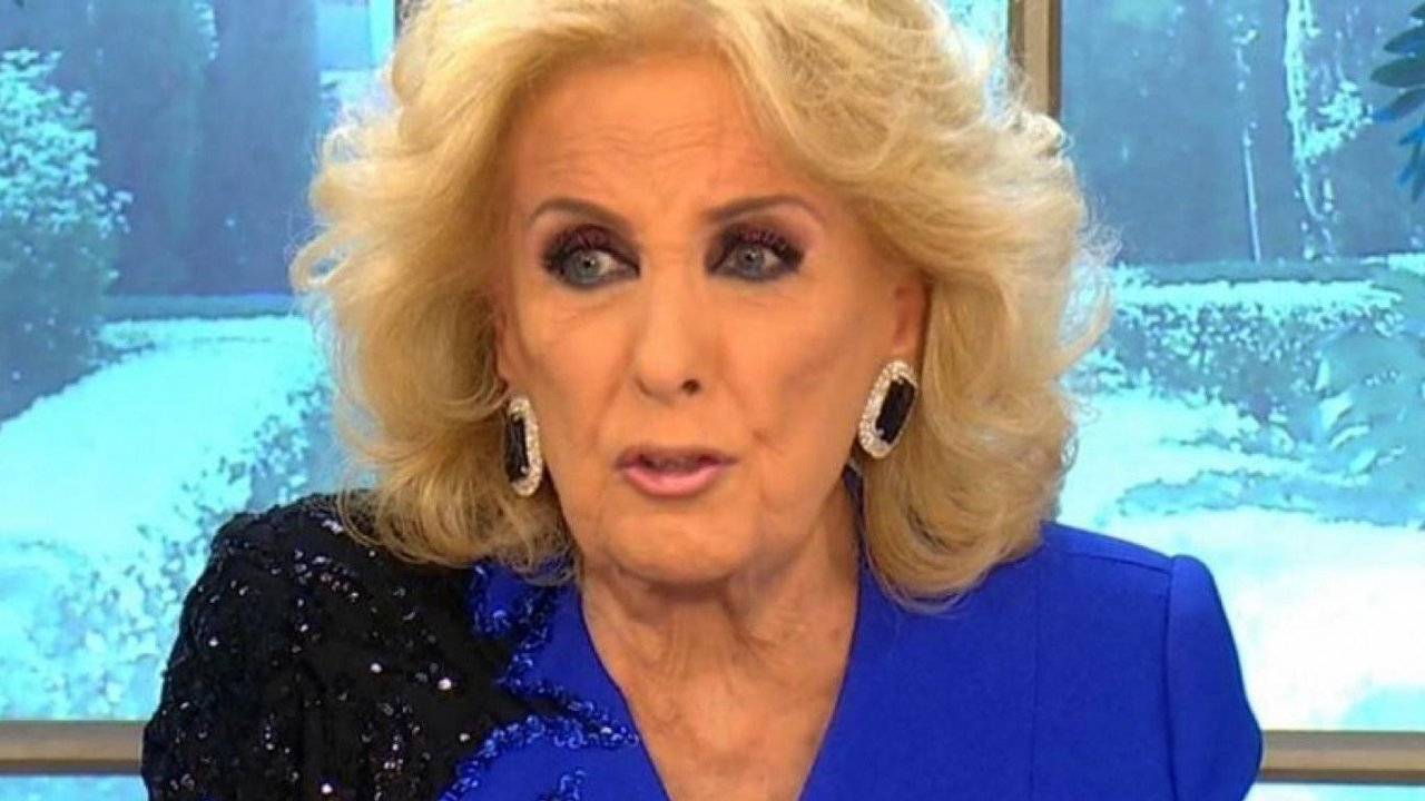 El inesperado momento que vivió Mirtha Legrand en vivo: se le cortó la luz 