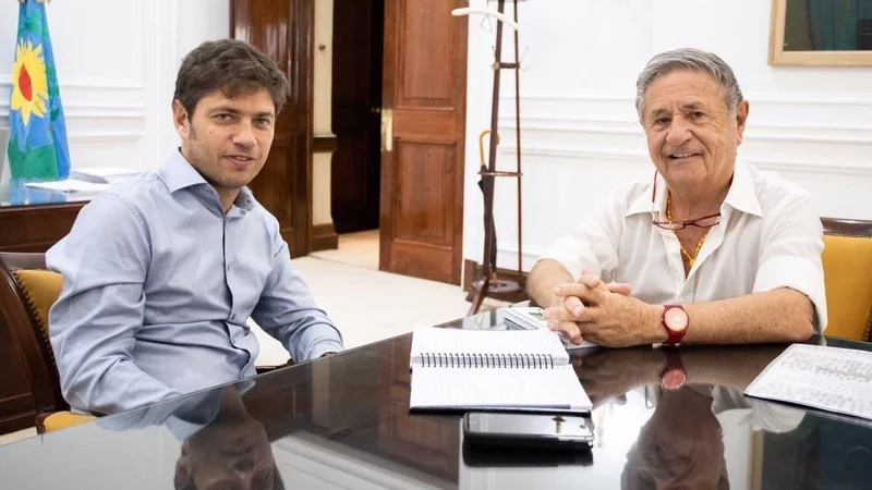 Eduardo Duhalde visitó a Axel Kicillof para ofrecerle "su experiencia" en la provincia de Buenos Aires